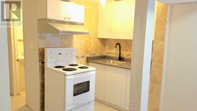 Building Photo - 23 Bruce Beer Dr