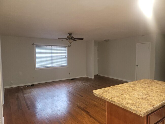Foto del edificio - 1540 Pine View Dr