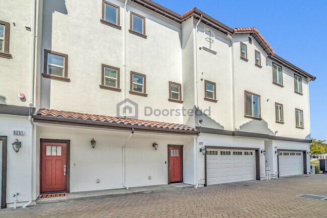 Building Photo - 6245 Thornton Ave