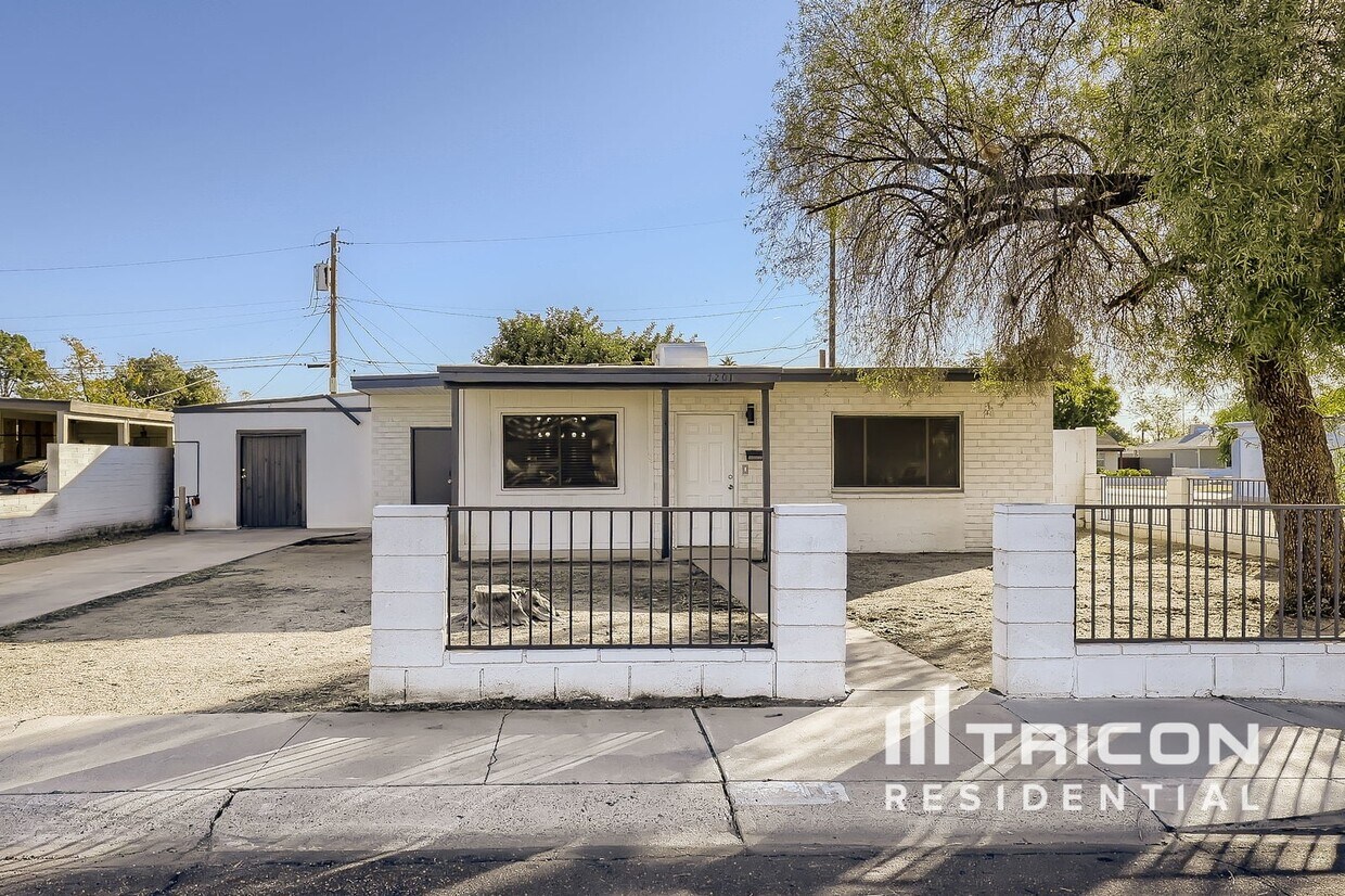 Primary Photo - 7201 N 26th Ln