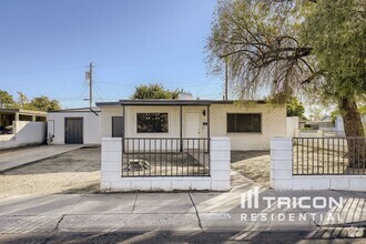 Building Photo - 7201 N 26th Ln