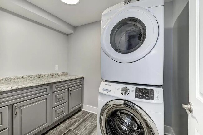 Lavandería privada - 4114 Chesapeake St NW