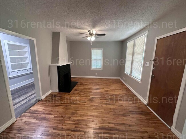 Foto del edificio - $895- 2 bed 1 bath - Beautiful single family home