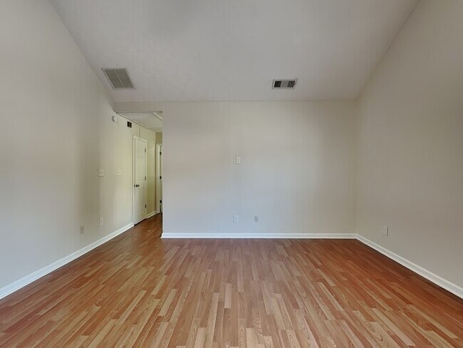 Foto del edificio - 1939 Redwood Trace