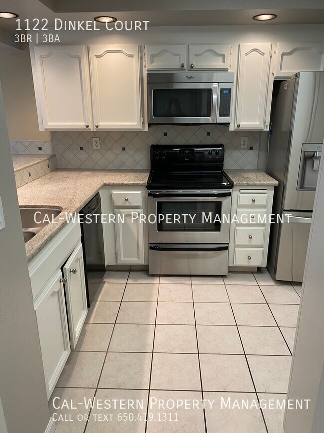 Building Photo - Beautiful Townhome in Cambrian available now