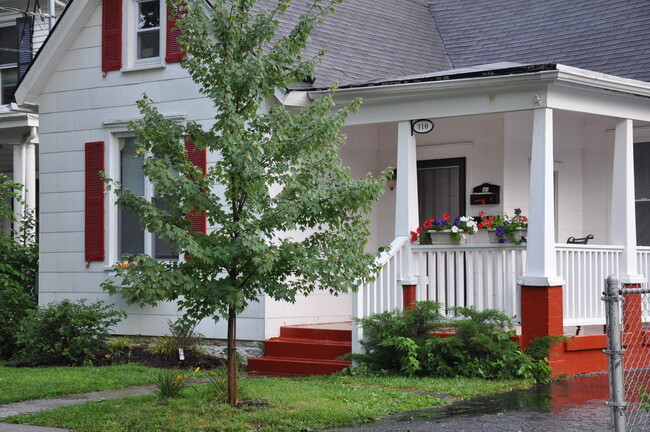 Foto del edificio - 310 S Broadway Park