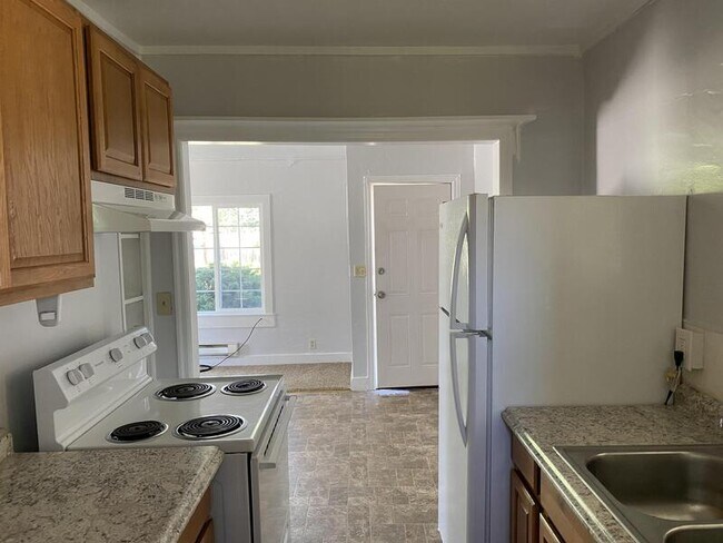 Foto del edificio - 435 NE Russell Ave