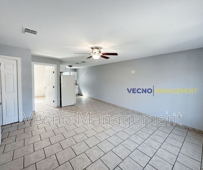 Building Photo - 135 Nopal St
