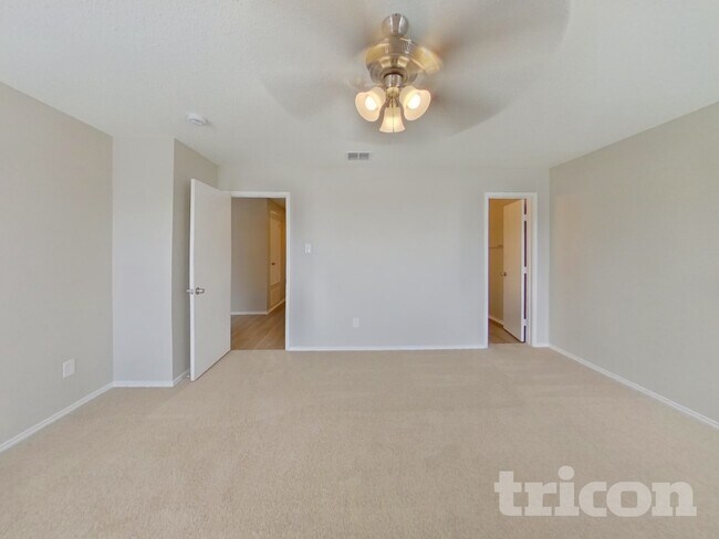 Building Photo - 4937 Waterford Dr