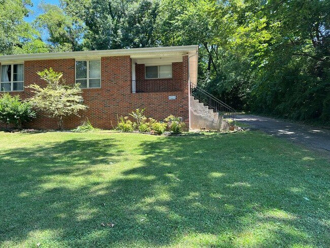 Foto del edificio - 2801 Berkley Dr