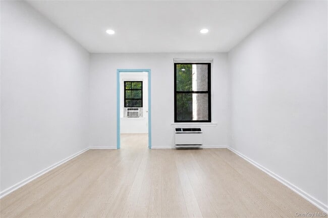 Building Photo - 649 2nd Ave