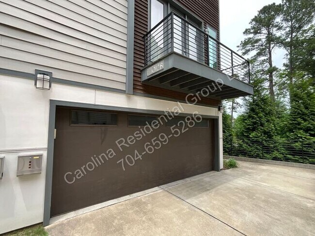 Building Photo - 1012 Westbrook Dr