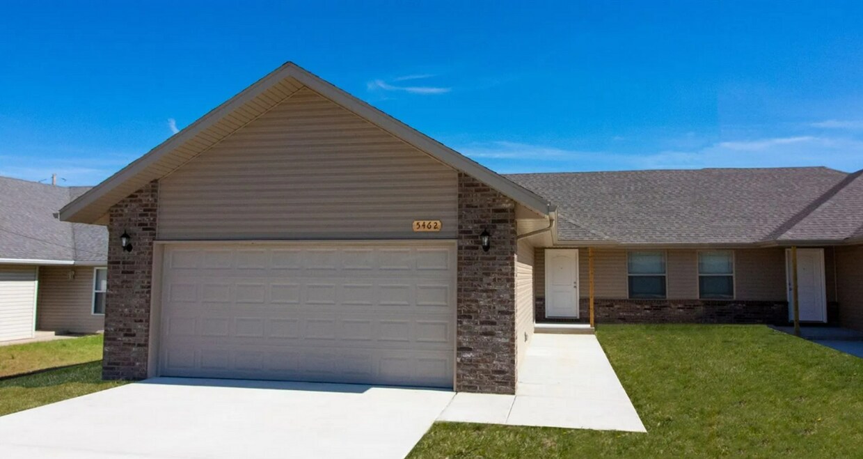 5462 Main St, Battlefield, MO 65619 House Rental in Battlefield, MO