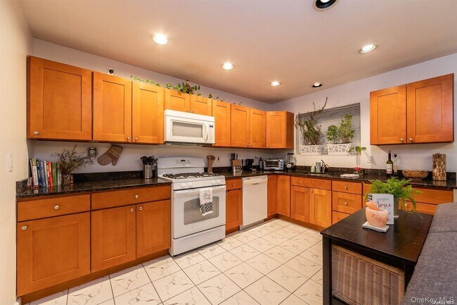 Foto del edificio - 680 W Beech St