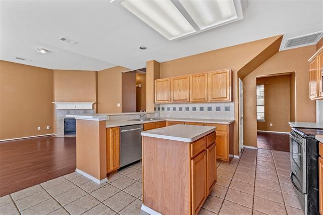 Building Photo - 8021 Shoshoni Dr