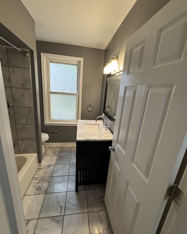 Building Photo - 1635 Methyl St