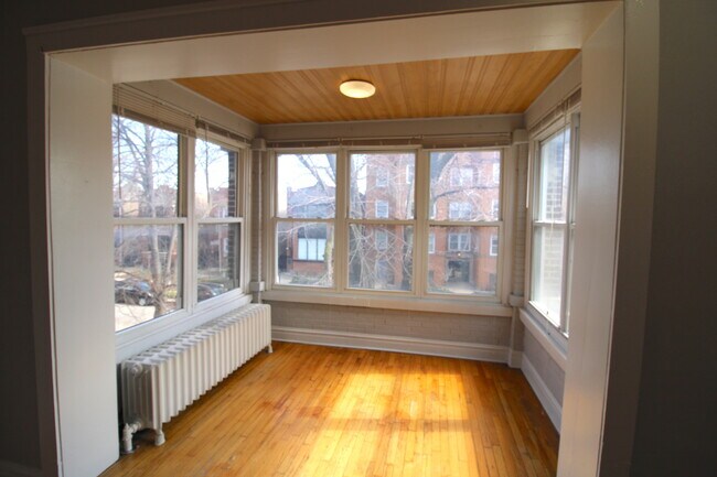 Foto del edificio - 4426 N Whipple St