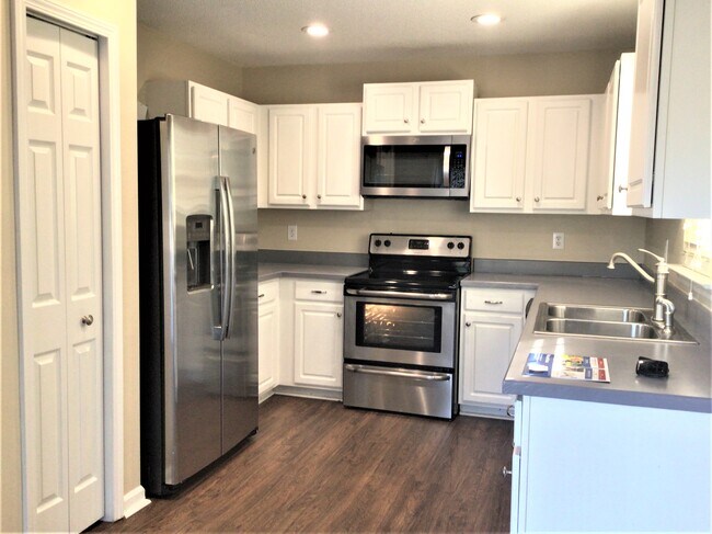 Foto del edificio - 103 Brookhaven Way