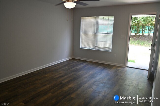 Building Photo - 2 br, 2 bath Townhome - 2302 High Rd Unit A