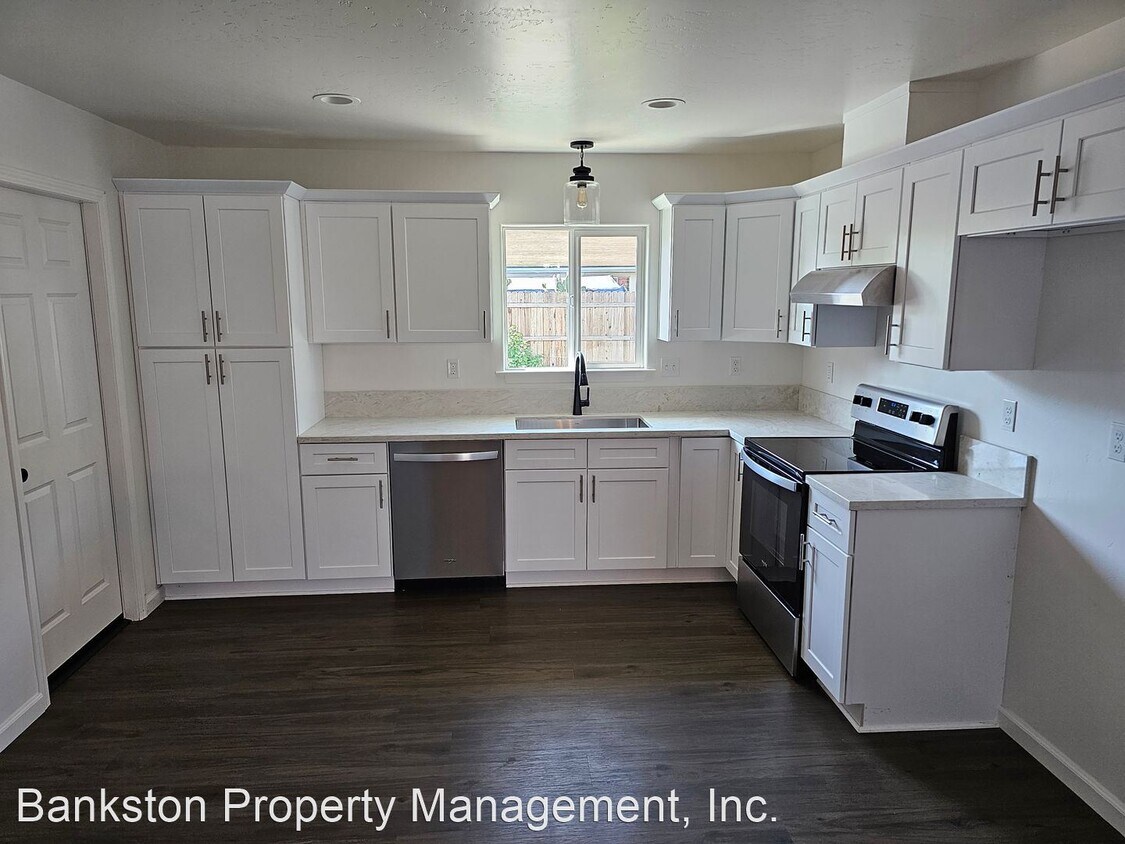 Building Photo - 3 br, 2 bath House - 2815 W. Harter