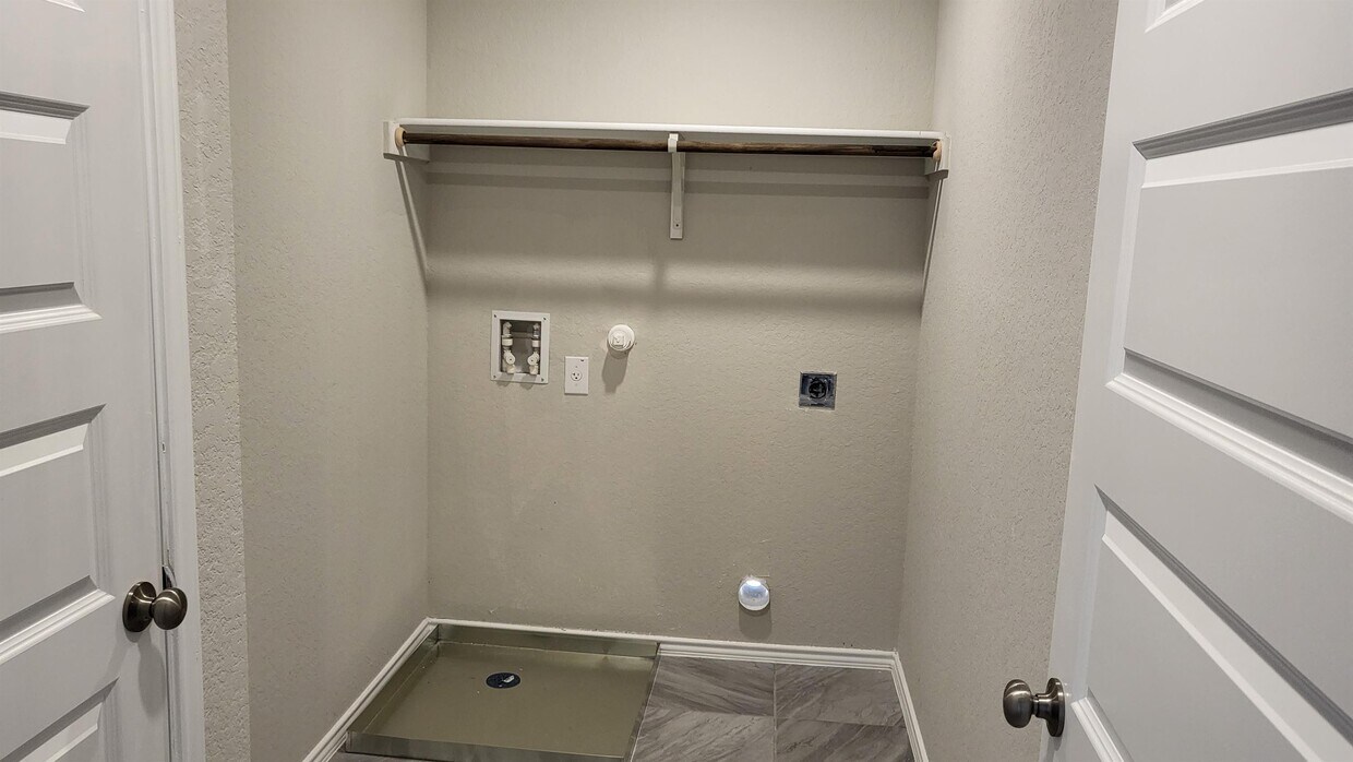 2440 Ayers Dr, Seguin, TX 78155 House Rental in Seguin, TX