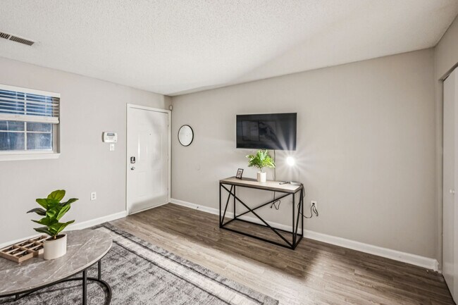 Foto del edificio - 3135 Kenridge Pkwy