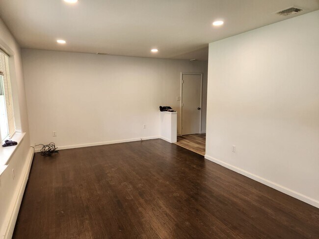 Foto del edificio - 368 Fairfield Rd