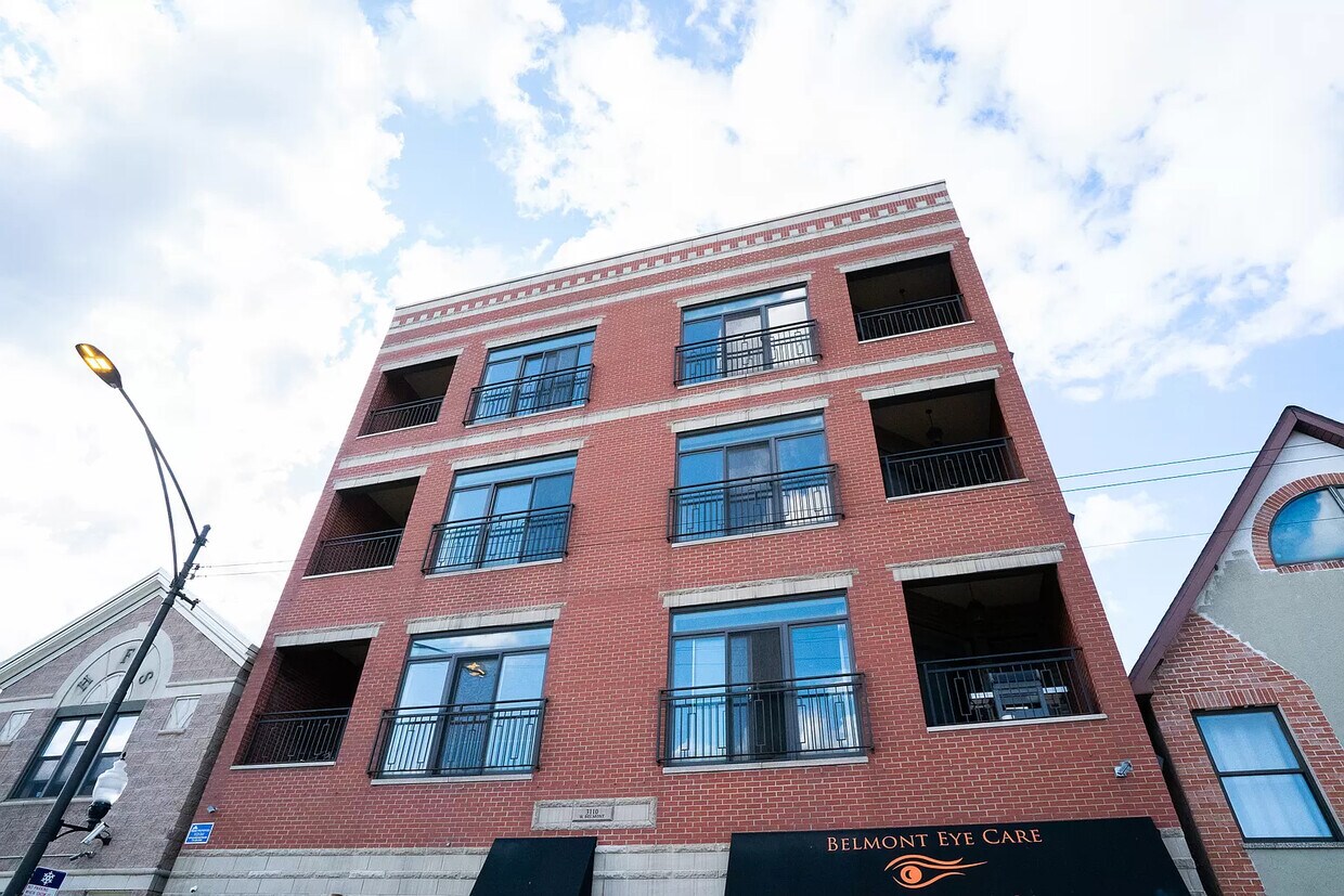 Foto principal - 3110 W Belmont Ave