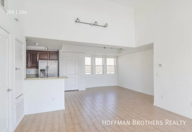 Building Photo - 11925 Kling St