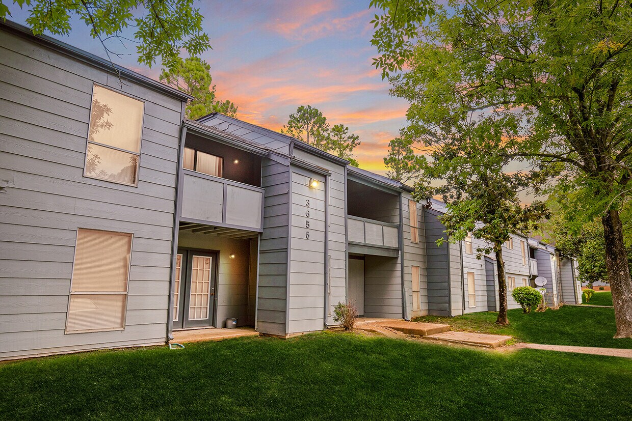 The Regency at Raleigh Apartments 3670 Sawmill Dr Memphis, TN