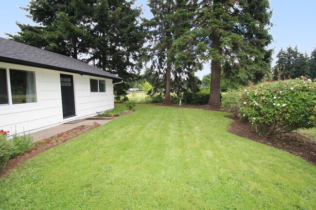 Building Photo - 12915 NE Multnomah St