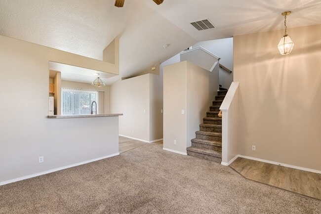 Building Photo - Close to Lake Lowell!