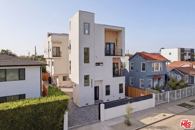 Building Photo - 2837 Redondo Blvd