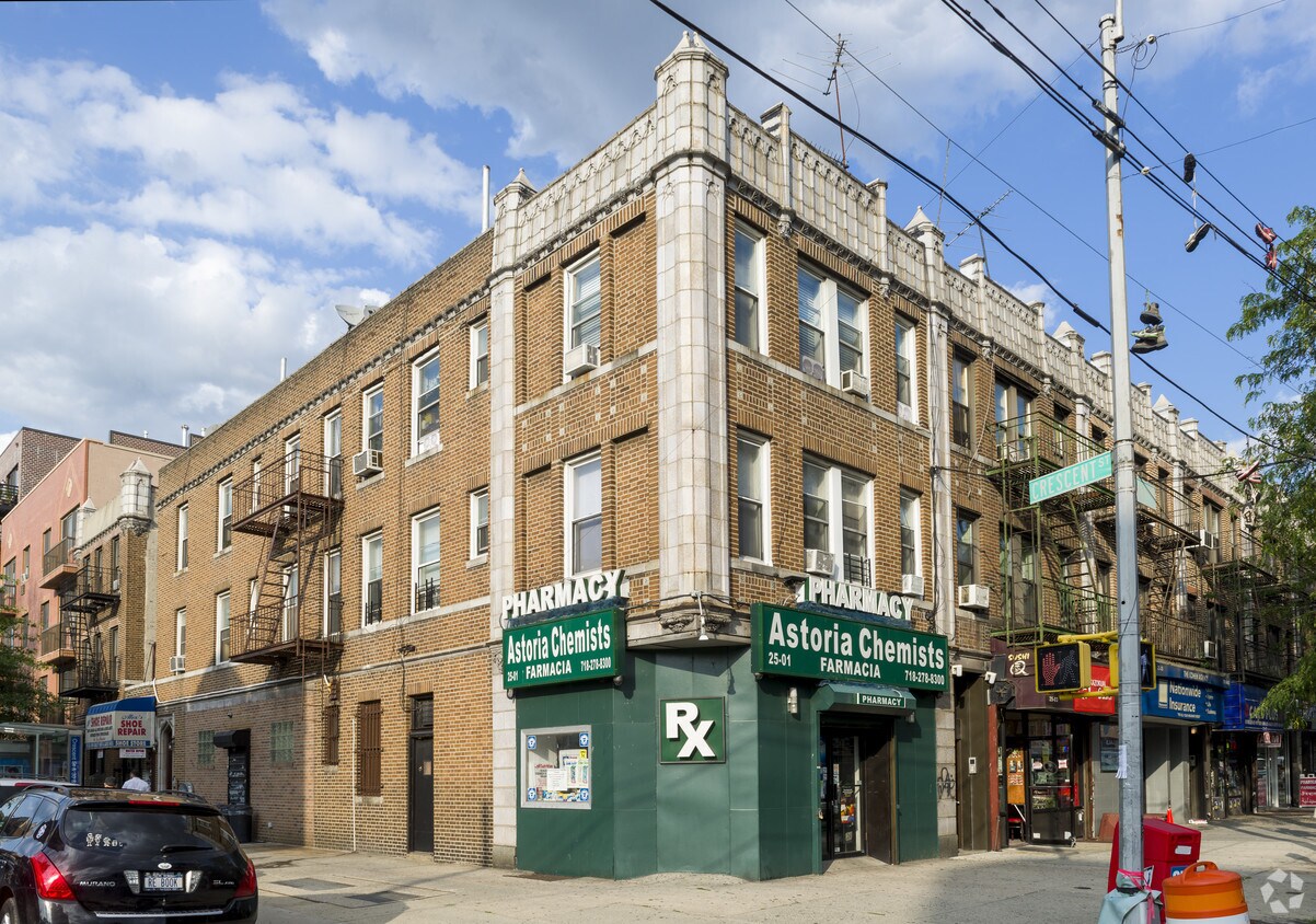 Primary Photo - 2501 30th Ave