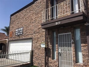 Building Photo - 815 N Rose Ave