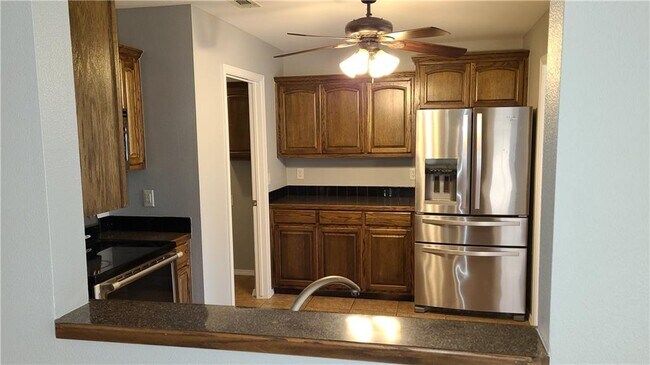 Foto del edificio - 230 McKissic Spring Rd