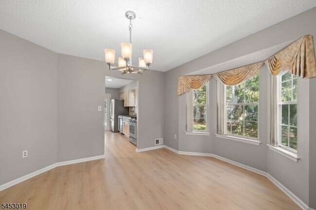 Foto del edificio - 43 Sapphire Ln
