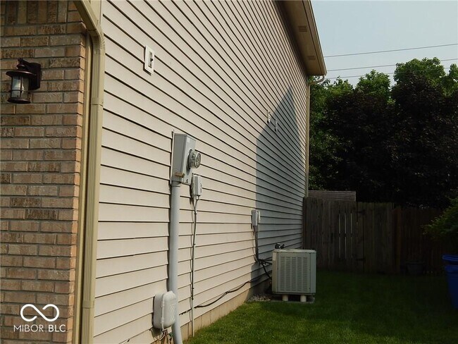 Building Photo - 6452 Cradle River Dr