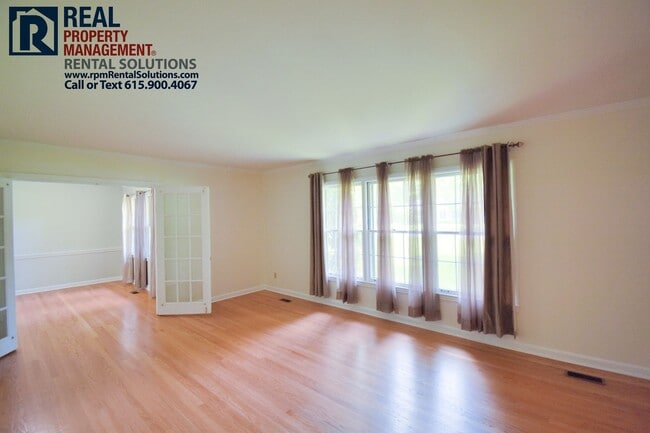 Building Photo - Wonderful 2BD/2BA by MTSU & 1BD/1BA MOTHER...