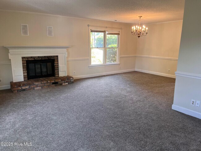 Building Photo - 1827 Quail Ridge Rd