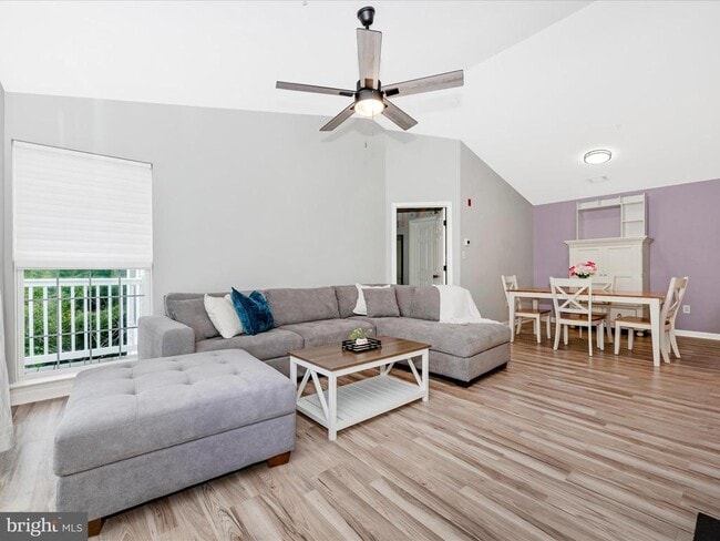 Foto del edificio - 2501 Coach House Way