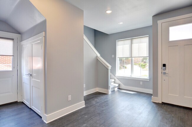 Foto del edificio - 2822 Forest Park Blvd