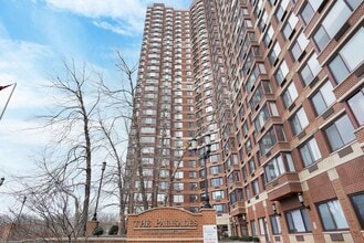 Building Photo - 100 Old Palisade Rd