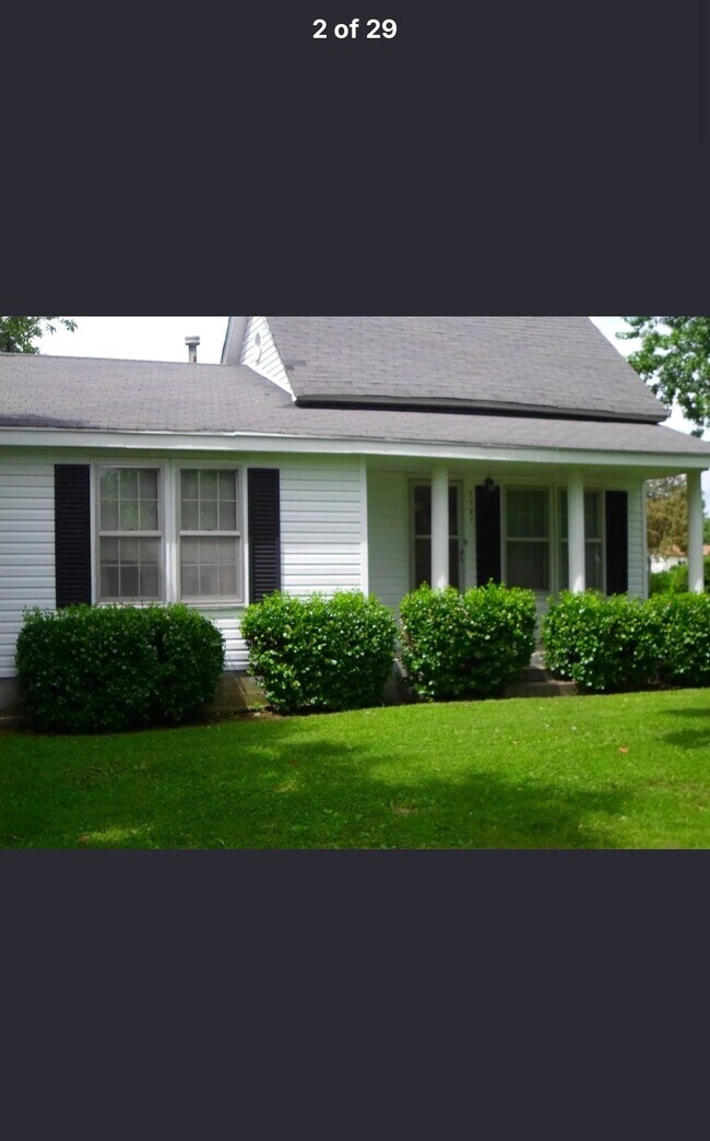 Building Photo - 1381 W Gooch Rd
