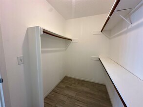 Building Photo - 18074 Glenledi Dr