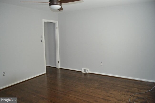 Building Photo - 8151 Park Haven Rd
