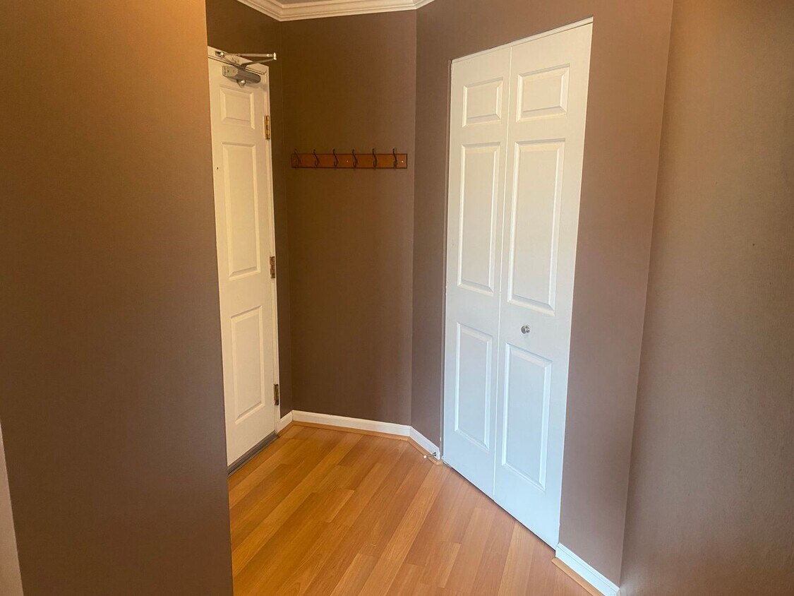 Foto principal - 2 Bedroom 2 Bathroom with Loft- Available ...