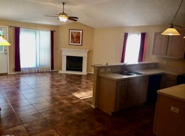 Foto del edificio - 10216 Tustin Terrace