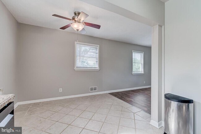 Building Photo - 5612 Hill Ct
