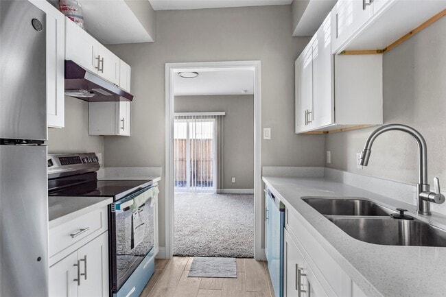 Foto del edificio - 9707 Richmond Ave.